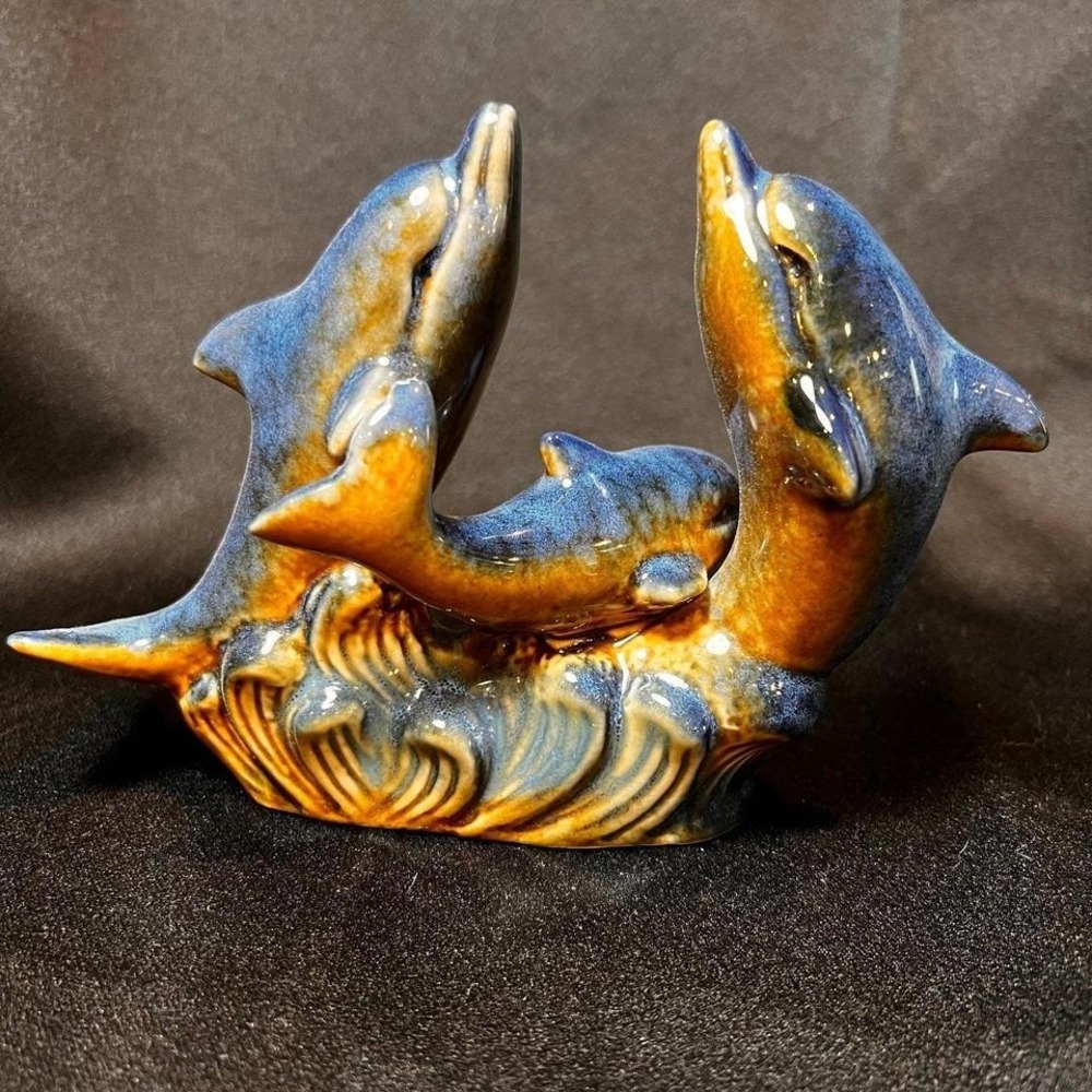 Dolphin family figurine glazed pottery - Picture 3 of 7
